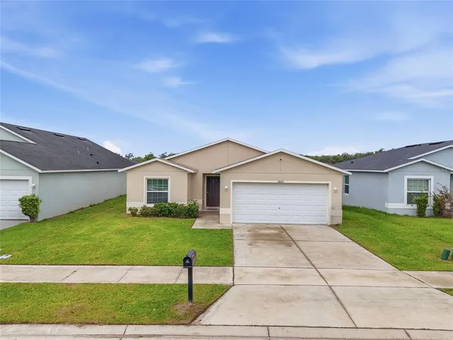 3640 Grubbs St, Mount Dora, FL 32757