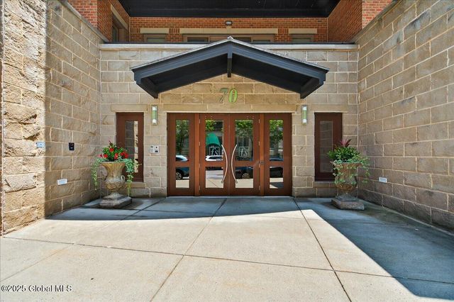 70 Railroad Place #207, Saratoga Springs, NY 12866