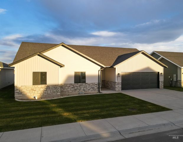 2441 Dorchester Ave, Burley, ID 83318