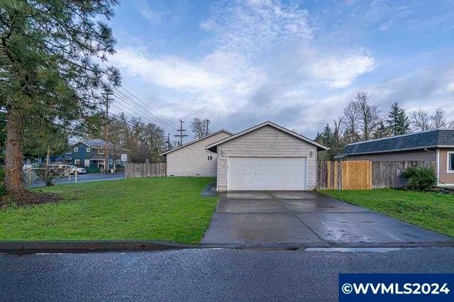 1388 Rhoda Ln, Independence, OR 97351