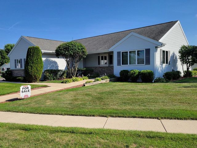503 Meadowbrook Court UNIT 503, Marshall, WI 53559