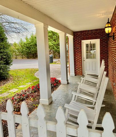 100 Willow Creek Ln #A, Jonesborough, TN 37659
