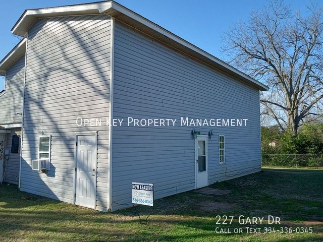 227 Gary St, Midland City, AL 36350