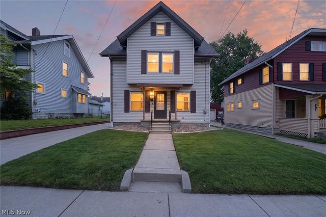 539 Lloyd St, Barberton, OH 44203