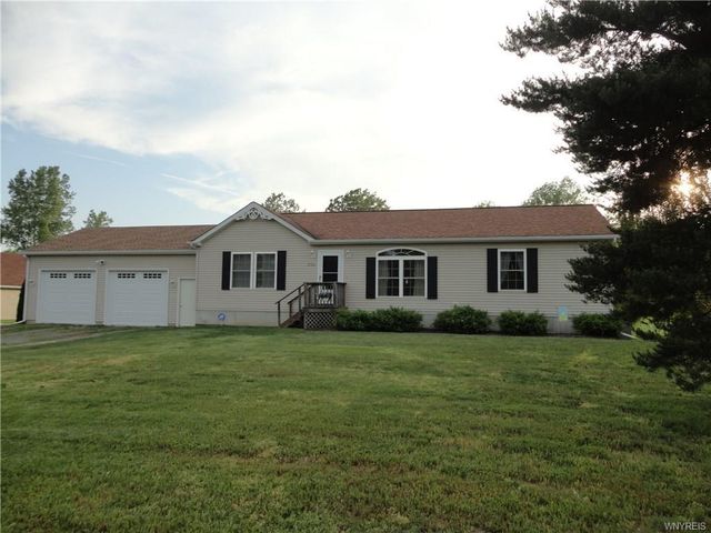 2726 Brown Rd, Newfane, NY 14108