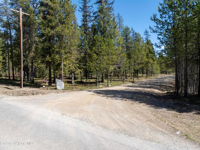 6 Grizzly Bear Rd, Nordman, ID 83848