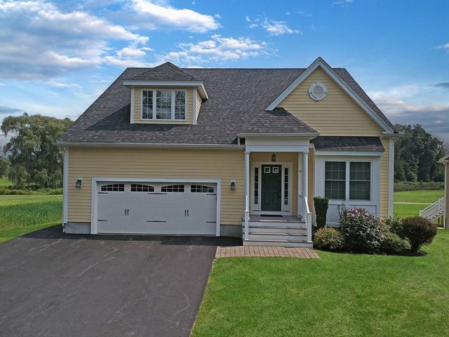 38 Front 9 Dr, Haverhill, MA 01832