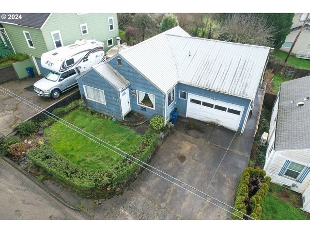 773 E  10th St, Coquille, OR 97423