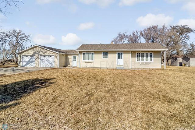 6915 58th Ave N, Harwood, ND 58042