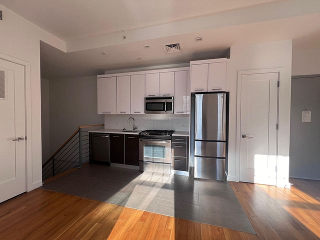 123 Parkside Ave  #1U, Brooklyn, NY 11226