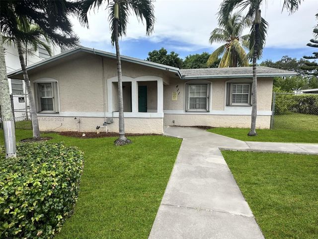 411 NW 7th Ter, Fort Lauderdale, FL 33311