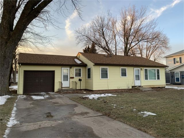 1346 8th Ave, Windom, MN 56101