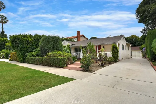 14451 Greenleaf St, Sherman Oaks, CA 91423