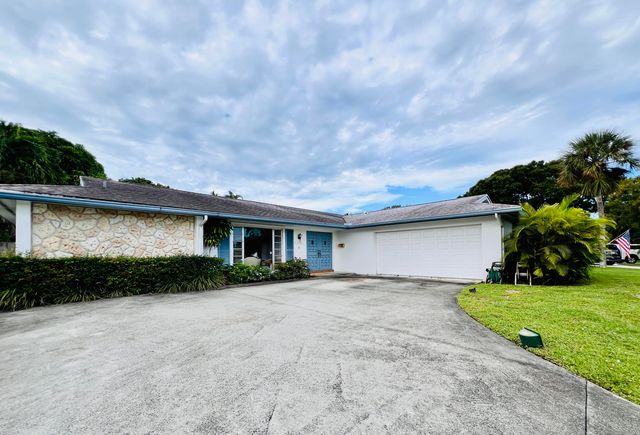4370 Fuschia Cir S, Palm Beach Gardens, FL 33410