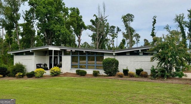 96 N  Gill St, Hazlehurst, GA 31539