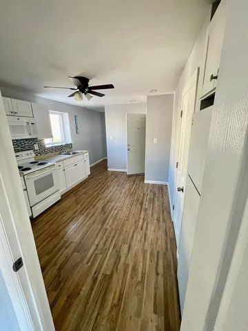 5245 Hawthorne St #2, Philadelphia, PA 19124