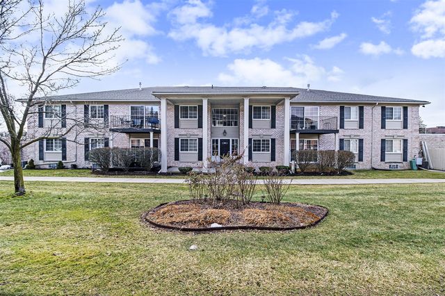 6151 Orchard Lake Rd #202, West Bloomfield, MI 48322