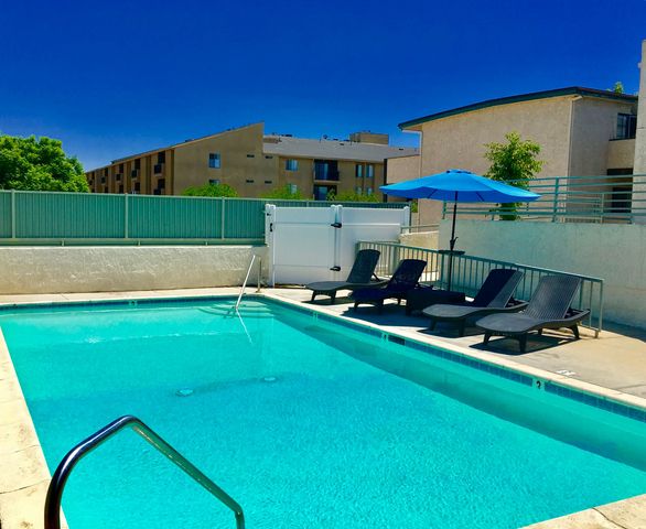 17841 Lassen St #116, Northridge, CA 91325