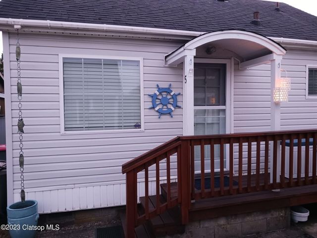 314 4th Ave, Seaside, OR 97138