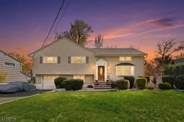 14 Brookdale Rd, Cranford, NJ 07016