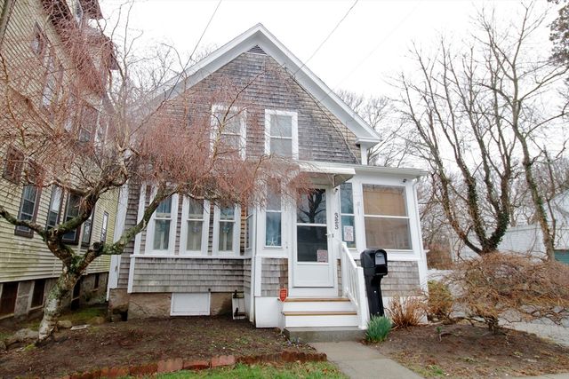 323 Reed St, New Bedford, MA 02740