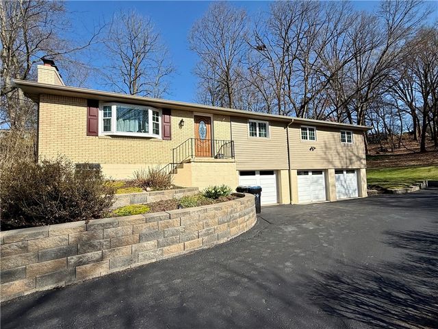 852 E  Arcadia Dr, Pittsburgh, PA 15237