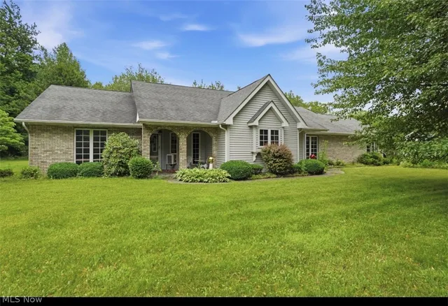 3556 Lake Rd, Conneaut, OH 44030