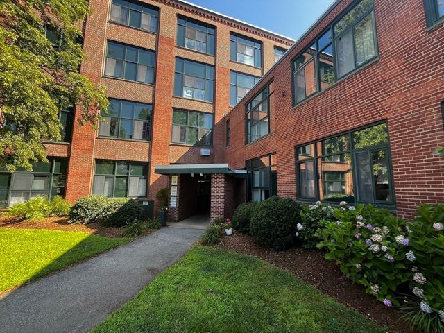 150 Rumford Ave #418, Mansfield, MA 02048