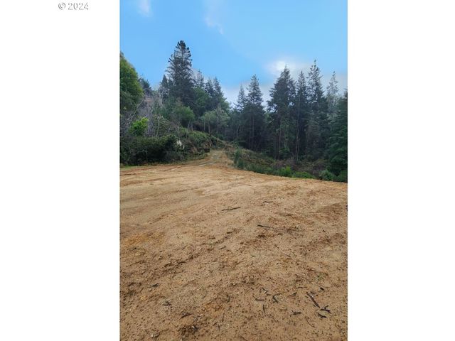 2050 Deady St, Port Orford, OR 97465