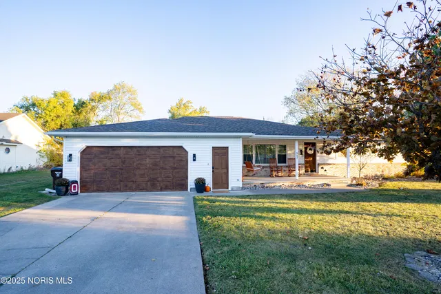 907 Countryview Dr, Paulding, OH 45879