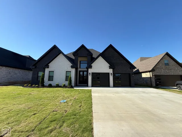 5009 Deliverance Dr, Jonesboro, AR 72405