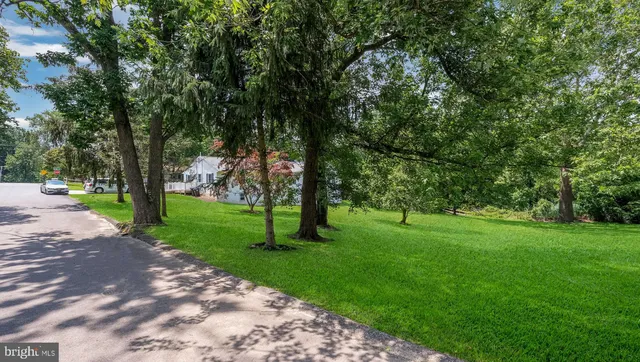 1813 Manor Ave, Upper Chichester, PA 19061