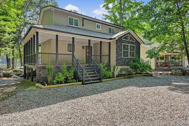 63 N  Gate Rd #3026, Lake Ariel, PA 18436