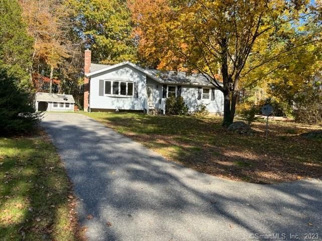 68 Rixtown Rd, Griswold, CT 06351