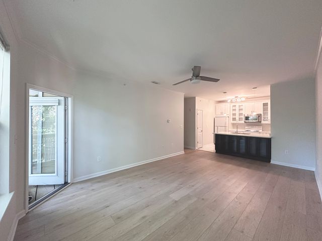 600 Bucksley Ln #303, Daniel Island, SC 29492