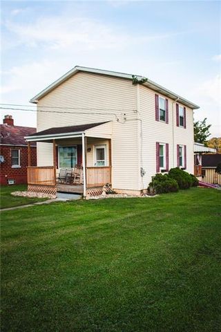 48 Berry Ave  E, Clarksville, PA 15322