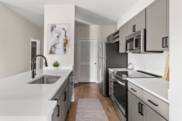 8700 Brodie Ln #734, Austin, TX 78749