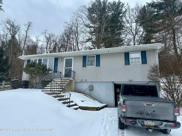 3501 Sullivans Trl, Falls, PA 18615