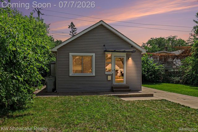 435 W  Sonoma Ave, Hazel Park, MI 48030