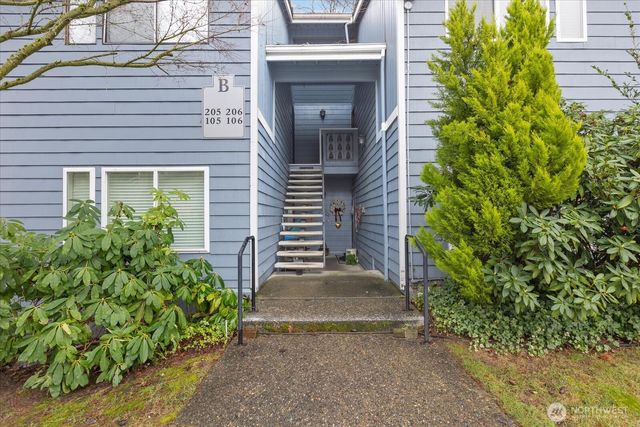 4120 212th Street SW #B206, Mountlake Terrace, WA 98043