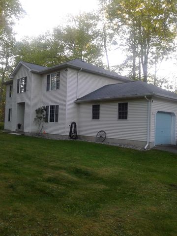 2852 Oak View Ln, Tobyhanna, PA 18466