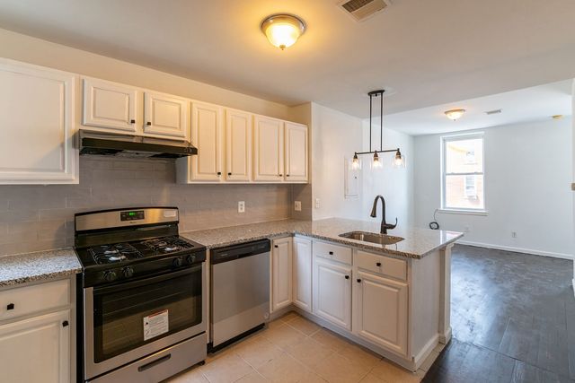 305 N  41st St #2, Philadelphia, PA 19104