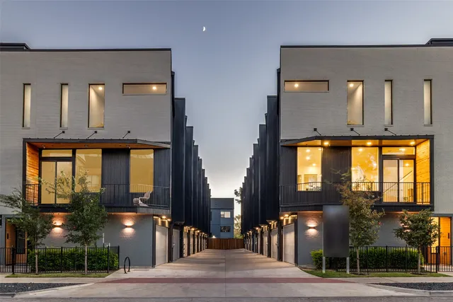 426 W  9th St #104, Dallas, TX 75208
