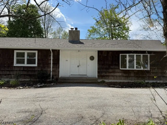 175 Highland Lakes Rd, Highland Lakes, NJ 07422