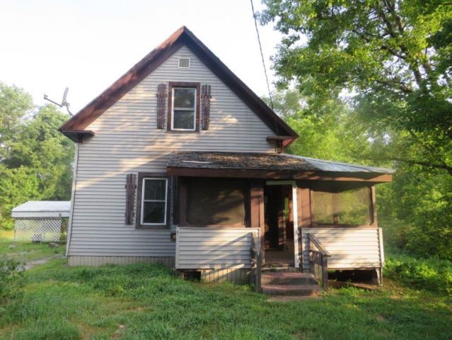 81 Water Street, Lancaster, NH 03584