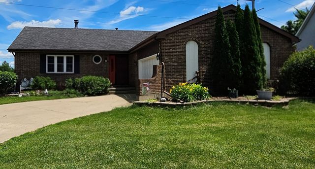 1310 Janet St, Sycamore, IL 60178