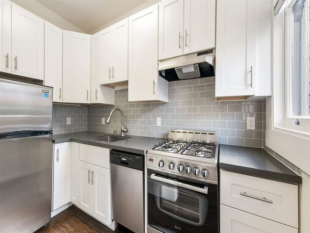 704 Bush St #210, San Francisco, CA 94108