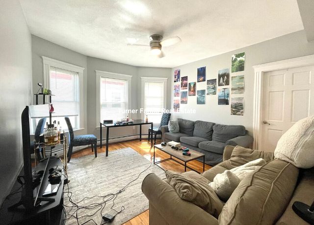 12 Berwick Rd, Medford, MA 02155