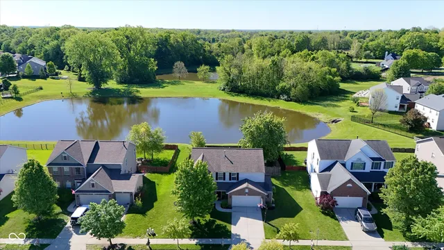 5977 Dado Dr, Noblesville, IN 46060