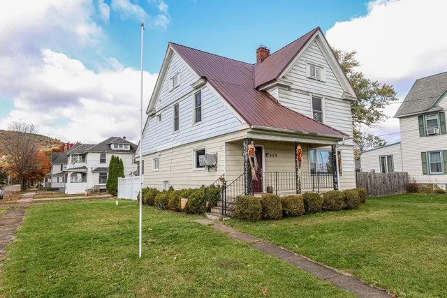 239 Oakwood Ave, Elmira Heights, NY 14903